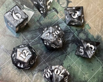 Baldur's Gate 3 Shadowheart Selune Resin Dice Set