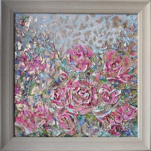 Rosas pálidas originales enmarcadas, flores de rosas rosadas empastadas, pintura al óleo de rosas florecientes, naturaleza muerta neutra, obra de arte texturizada, regalo para ella