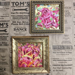 Rosas rosadas originales enmarcadas, pintura de flores en flor, naturaleza muerta empastada, arte fino con flores texturizadas, peonías hechas a mano, arte floral abstracto