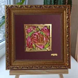 Flor abstracta original enmarcada, empasto floral dorado, obra de arte de rosa rosa, arte mural abstracto, bodegón, arte floral texturizado, regalo moderno