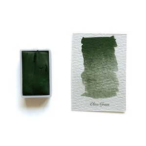 Olive Green PG8 - Handmade Honey Based Watercolor Full Pan 3.2ml | L&#39;oeil