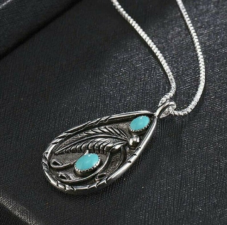 New Tibetan Silver Blue Turquoise Chain Crystal Pendant Necklace Fashion Jewelry New Tibetan Silver Blue Turquoise Chain Crystal Pendant Necklace Fashion Jewelry