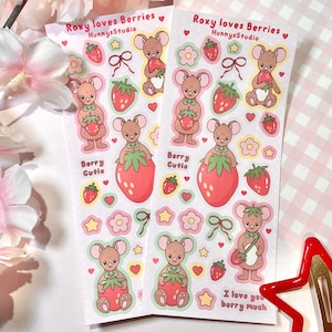 Feuille d'autocollants en vinyle mat Roxy fraise | Souris kawaii coquette baies rouges rose Correspondant à l'an 2000