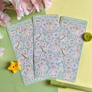 Stickervel Eenden met madeliefjes | matte decostickers, Koreaanse stijl geïllustreerd eend eendje kuiken bloem lente stickers, polco stickers
