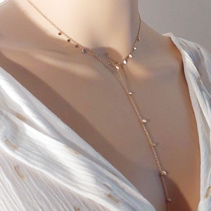 Collier minimaliste en Y image 8