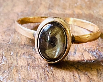 A charming 9 carat gold Victorian panel mourning ring