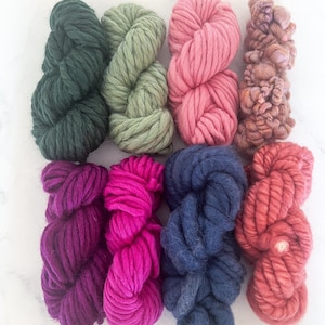 Juwel Tones Webgarn, handgesponnenes Wollpaket, dickes Wollgarn, Garnfarbe magenta, Garne 100% Wolle, Handgesponnene Wolle, Handgesponnene Faser