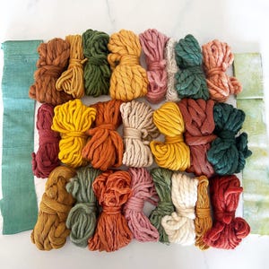 Handgewebtes Faserbündel Woodland Grove, dickes Wollgarn, Webfaserset, neutraler Merinostift Kammzug, wildes Garn, orange Faserpackung