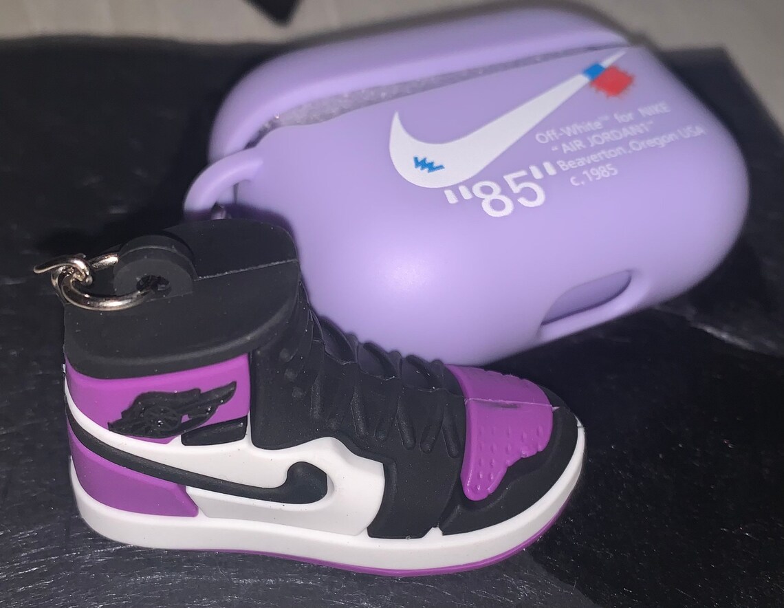 off white jordan 1 airpod case