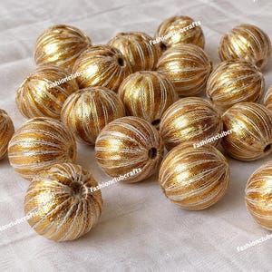 Paquete de 12 piezas de bolas redondas doradas con encaje Gota, bolas de plástico para manualidades, envolturas Gota, manualidades, guirnaldas, fabricación de joyas, decoraciones indias.