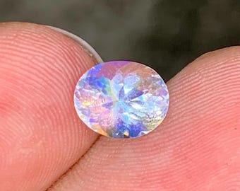 1.525 Carats Stunning Rainbow Moonstone