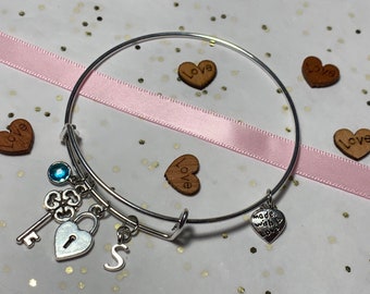 Quan Jewelry Heart Bracelet Love Charm Bangle Gifts for Valentines Day Handmade Silver Tone Bangle with Lock Hearts
