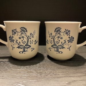 Set of 2 Vintage Corning Ware Coffee Cups