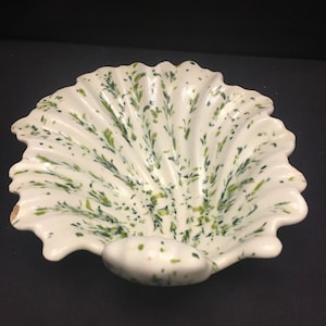 Vintage Splatter Ware Shell Soap Dish
