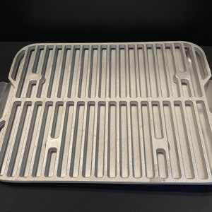 Vintage Cast Iron Grill Cooking Pan