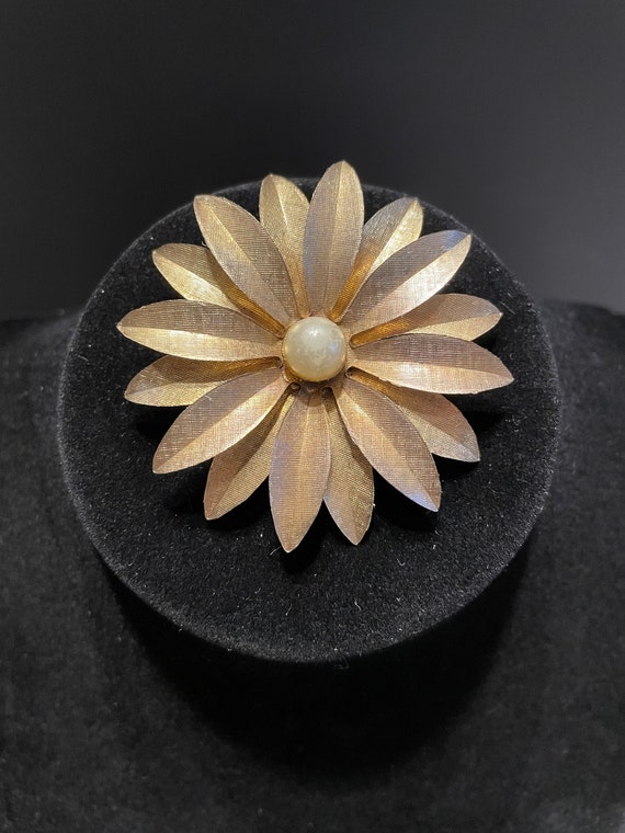 Vintage Daisy Brooch with Faux Pearl Center