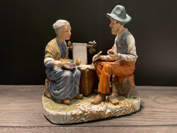 Vintage Man and Woman Statue - Etsy