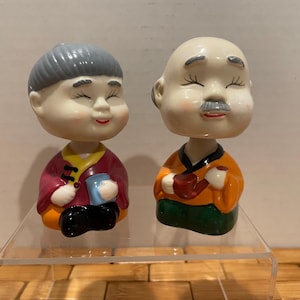 Vintage Chinese Clay Zhang Pottery Bobbleheads Old Couple