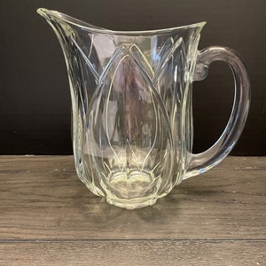 Vintage Cristal D’Arques-Durand Pompano Tulip Pitcher