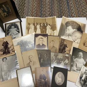 Lot of Vintage Black & White Pictures