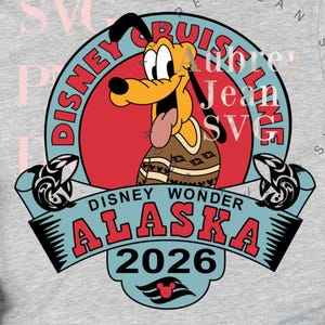 以下が含まれることがあります： ディズニーのプルートのグラフィックと「Disney Cruise Line Alaska 2026」の文字が入ったライトグレーのTシャツ。画像には、白いスニーカー、ブルージーンズ、スパンコールのミニーマウスの耳のカチューシャも含まれています。