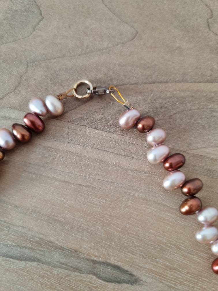 Collier Vintage Années 70/80 - Perles Ovales En Plastique Rose Marbré - Occasion