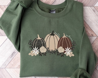 こんにちは秋のパンプキンスウェットシャツクルーネック/パンプキンセーター/ハロウィンクルーネックスウェットシャツ/秋秋シャツ/感謝祭シャツ/かわいいパンプキンTシャツ
