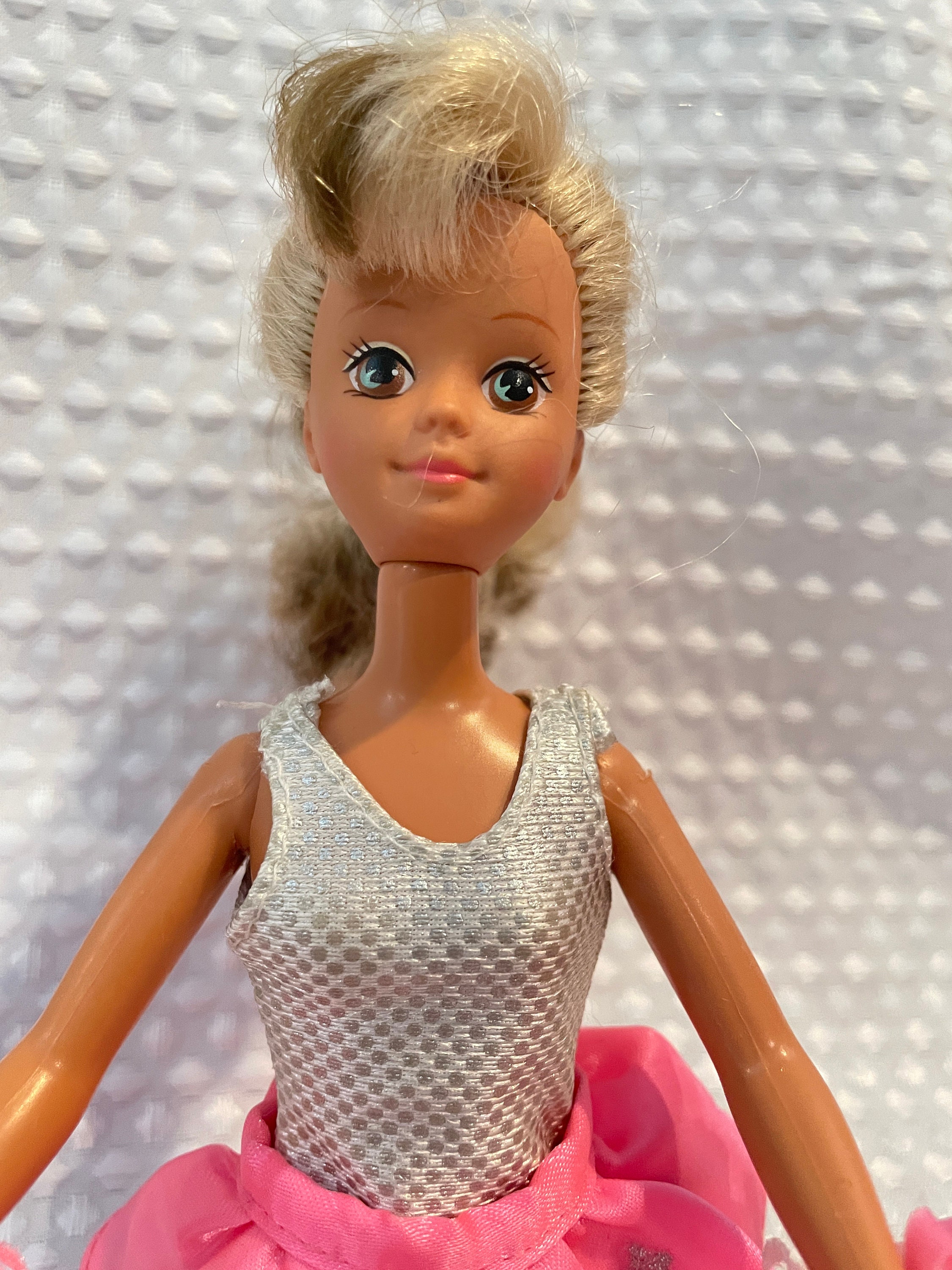 Vintage Teen Fun Skipper Teen Cheerleader Barbie Doll Mattel
