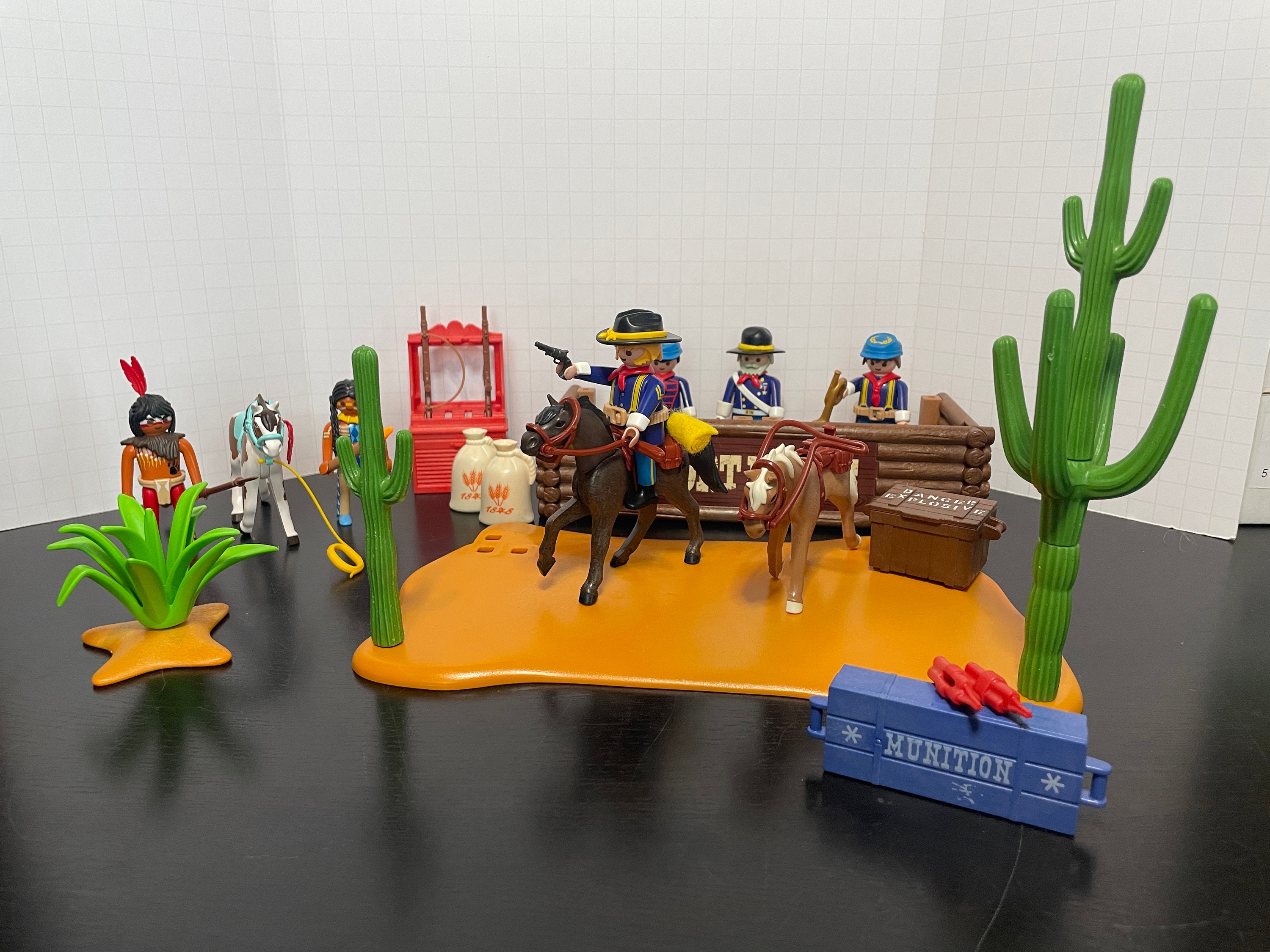 Vintage PLAYMOBIL Western Fort Brave Western Collection - Etsy