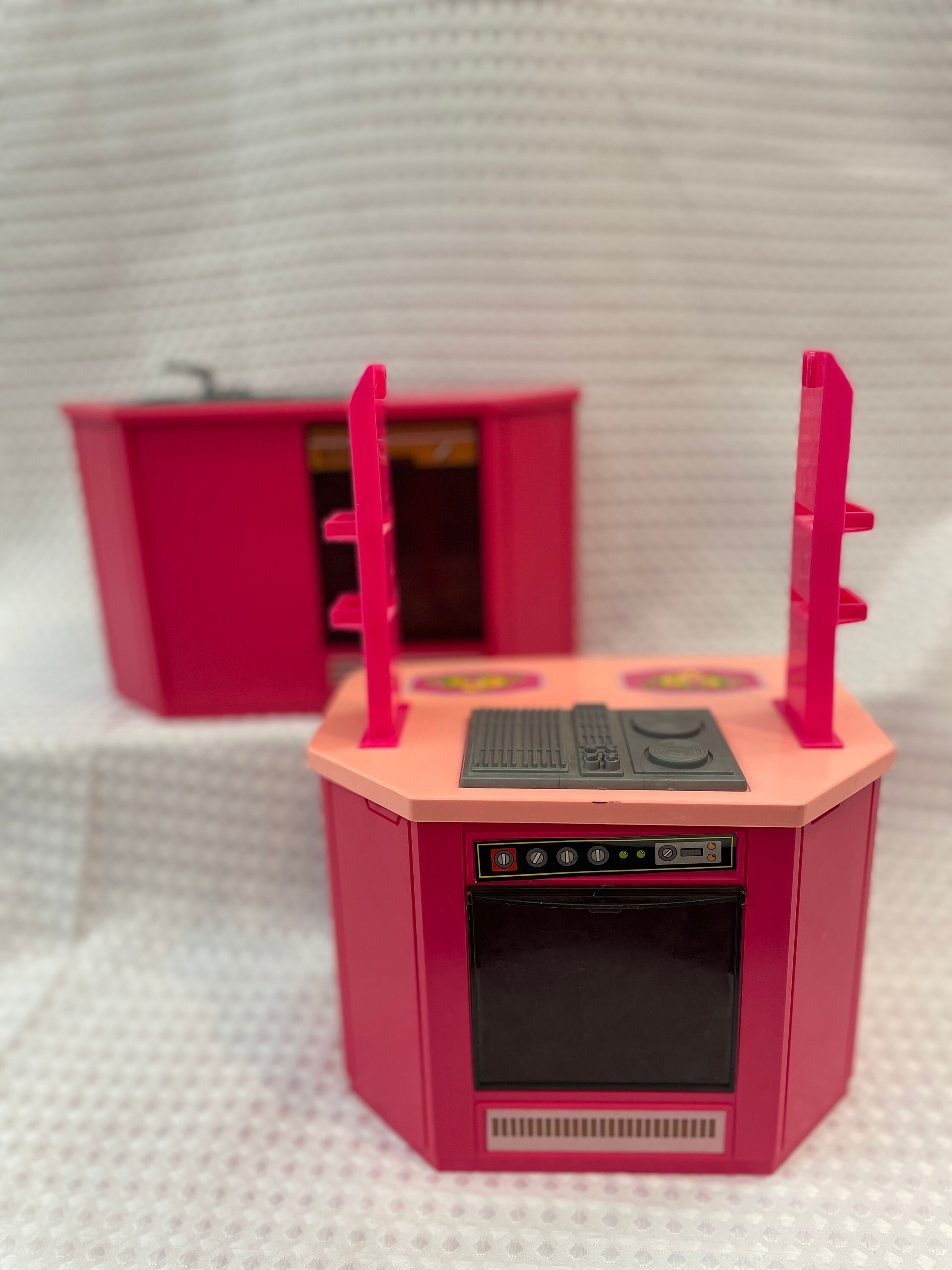 Old barbie kitchen set sales