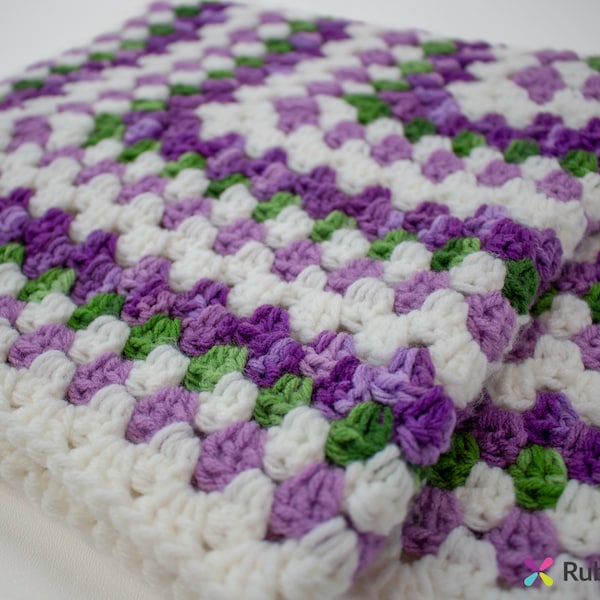 Faye’s Infinity Granny Square Crochet Blanket
