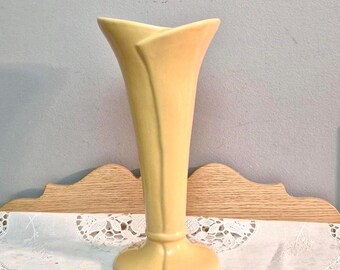 ヴィンテージ イエロー フローラル MCM 7 インチ フラワーベース