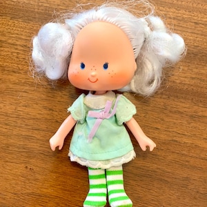 1980&#39;s Strawberry Shortcake Friend Angel Cake Doll Vintage