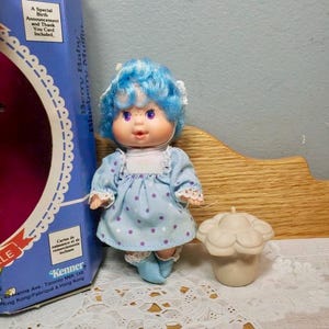 1980&#39;s Strawberry Shortcake Blueberry Muffin Berry Baby with Bottle Comes with Box