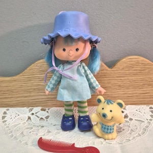 1980&#39;s Blueberry Muffin Strawberry Shortcake Doll Pet Mouse Cheesecake and comb
