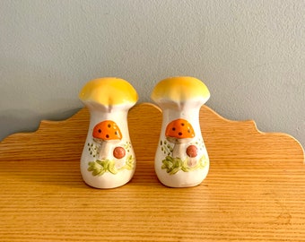 Vintage Mushroom Salt and Pepper Laurentian Pottery Merry Mushroom Toadstool Shakers