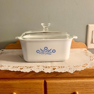 Vintage Corning Ware P-4-B Loaf Dish with matching PYREX lid Blue Cornflower Pattern