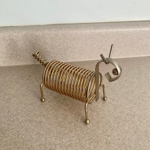 Accesorio de escritorio con portacartas en espiral de latón vintage con forma de animal, portacartas y bolígrafos de alambre de latón envejecido