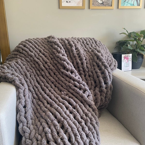 Handmade Large Chunky Cozy Knit Throw Blanket | Shareable| Perfect For Any Room| Ready-to-Gift | XL Twin size | FREE US Shipping|