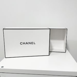 Authentic CHANEL Gift Box. Lovely Vintage Condition 8.75 x 5.5 x 3