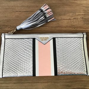 Victoria's Secret, Cartera, Minibolso, Clutch, Estuche con Cremallera, Bolso de Viaje. BOLSO Plateado/Rosa