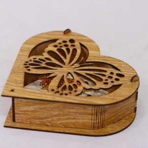 Herzförmige Holzbox mit Schmetterling (Laser Cut 3mm), Vektor-Multilayer-DXF, CNC-Dateien, Glowforge-Dateien, Schmetterling zum Laserschneiden