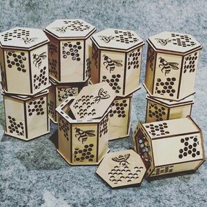 レーザーカット用のハニーボックス、キャンディやお菓子用の六角形のボックス。レーザーカットの装飾、CNC マシンのテンプレート。