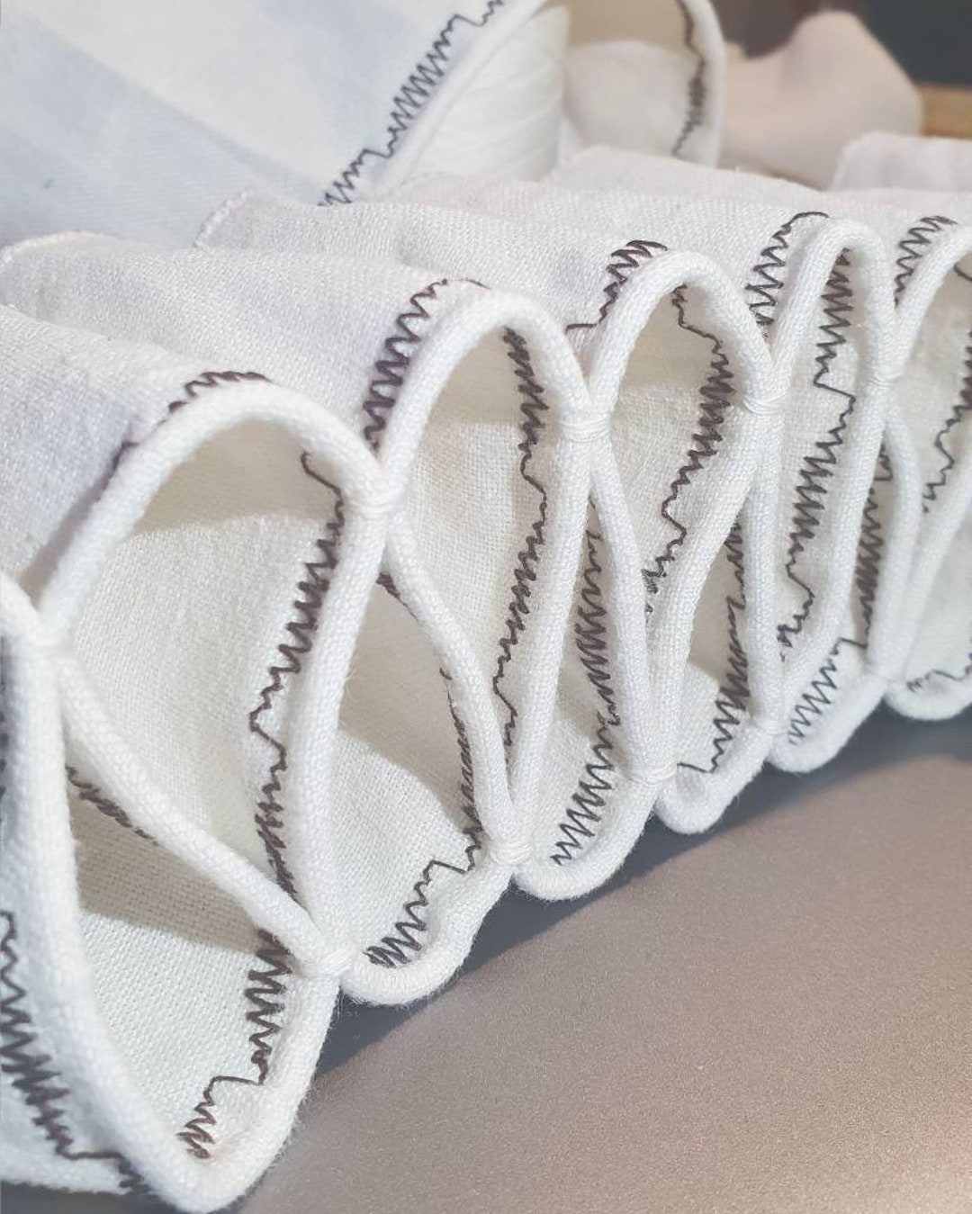 Embroidered White Ruff in Soft Fabric – Elizabethan Collar - Vintage ...