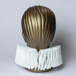 Baroque ruff with matching cuffs – White costume collar – Historical fashion for cosplay or parties - Ribbon neckpiece image 5