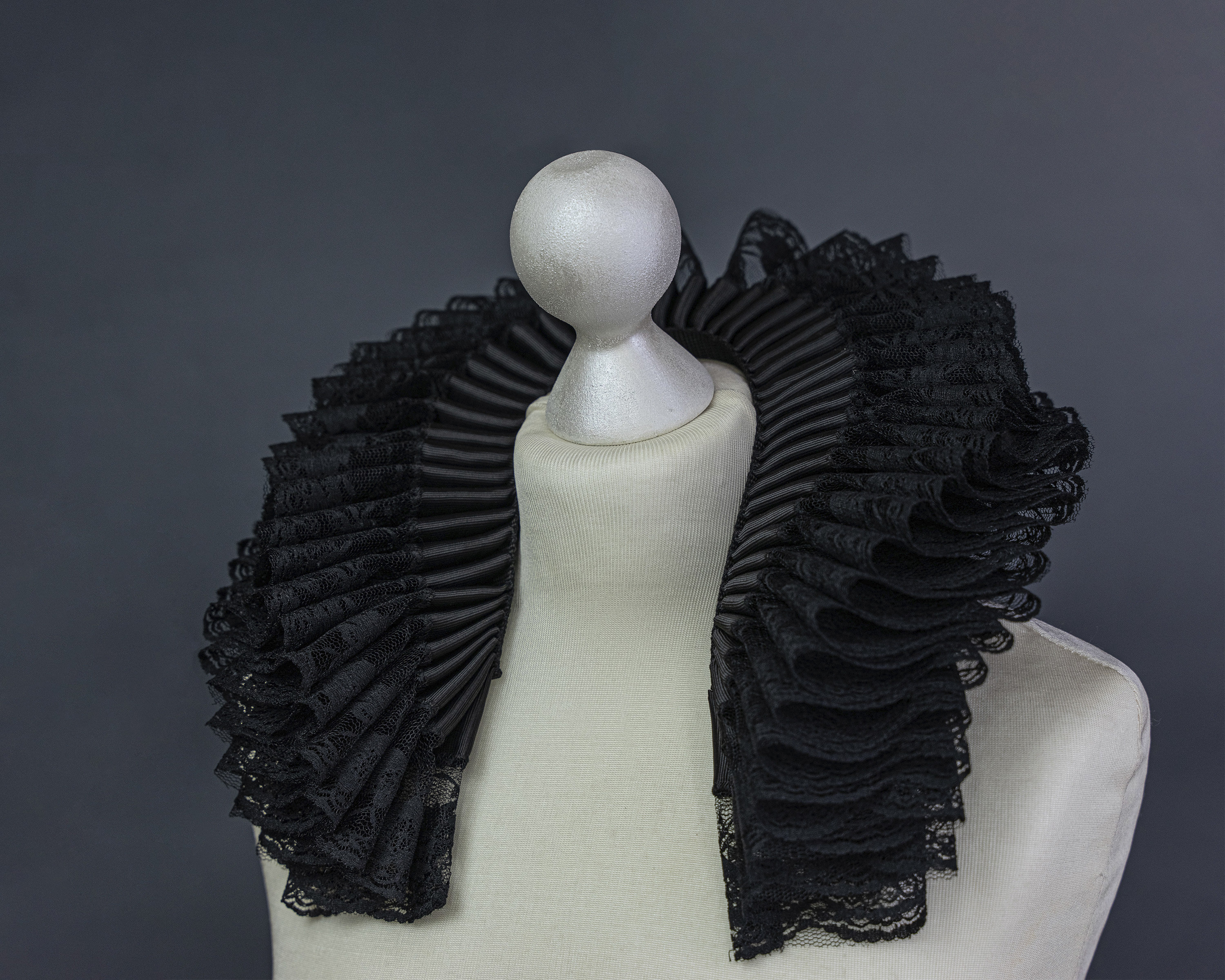 Open Ruff Collar Elizabethan Ruff Collar: Photo & Video SEWING TUTORIAL – Digital Step ...