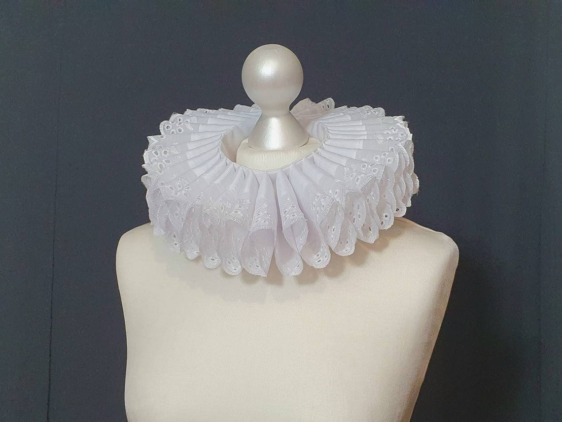 Renaissance White Lace Collar - Pearl Ruff - Historical Tudor Ruffled ...