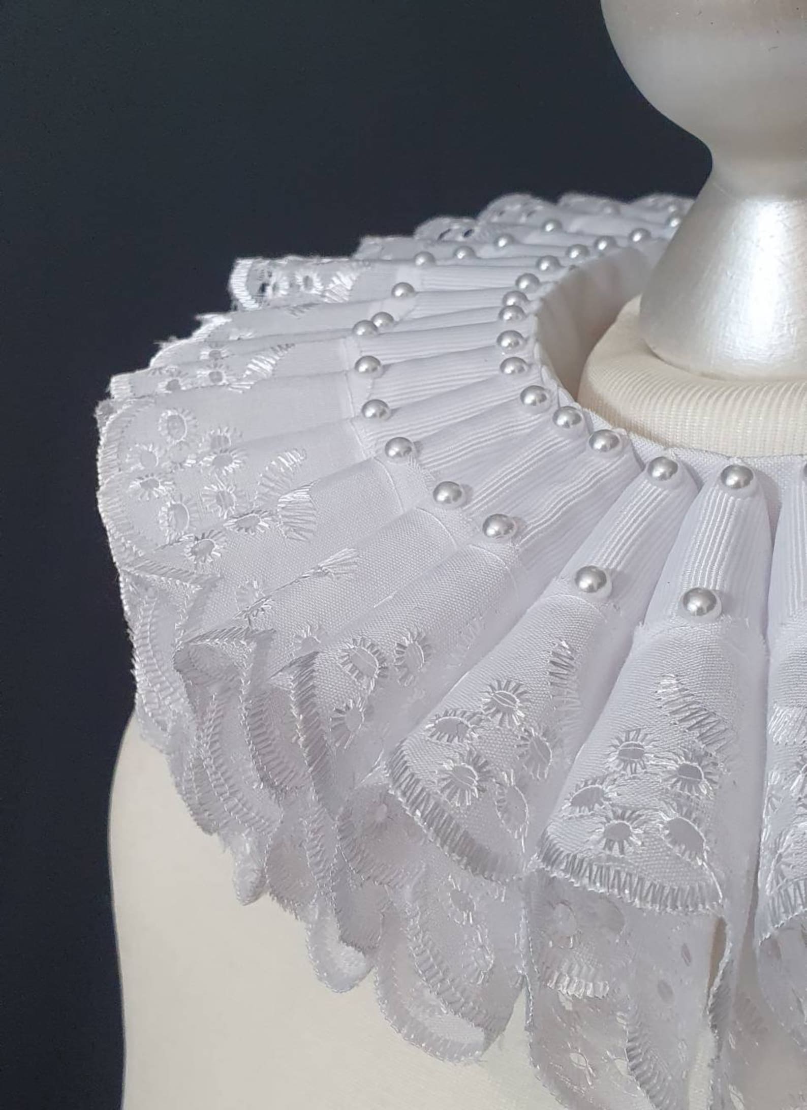 Renaissance White Lace Collar - Pearl Ruff - Historical Tudor Ruffled ...