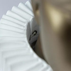 Baroque ruff with matching cuffs – White costume collar – Historical fashion for cosplay or parties - Ribbon neckpiece image 7