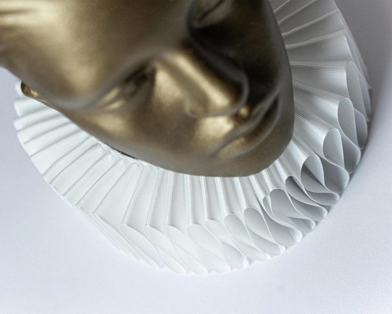 Baroque ruff with matching cuffs – White costume collar – Historical fashion for cosplay or parties - Ribbon neckpiece image 6